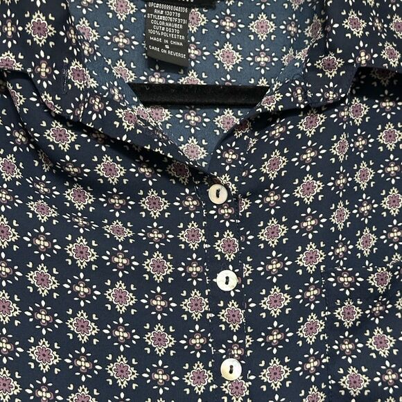 Women’s Button Up Blouse Top size Small - Picture 2 of 5